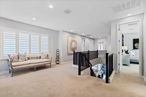 Entry Way - 4615 E Navigator Ln, Phoenix, AZ 85050 photo 4 of 6