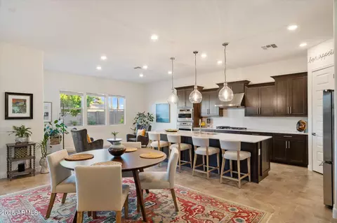 Dining - 6311 S 25th Pl, Phoenix, AZ 85042 photo 1 of 1