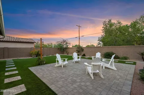 Exterior - 6311 S 25th Pl, Phoenix, AZ 85042 photo 4 of 8