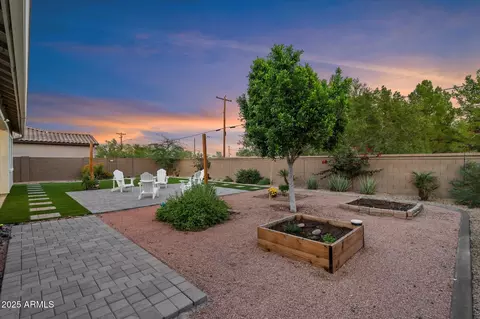 Exterior - 6311 S 25th Pl, Phoenix, AZ 85042 photo 7 of 8