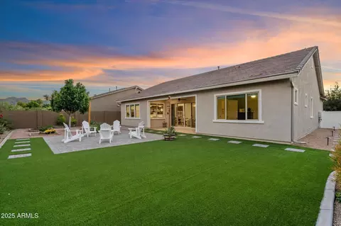 Exterior - 6311 S 25th Pl, Phoenix, AZ 85042 photo 6 of 8