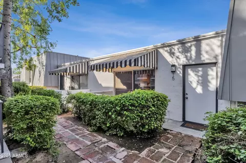 3416 N 44th St #15, Phoenix, AZ 85018