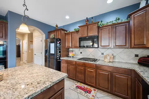Kitchen - 11235 E Sable Ave, Mesa, AZ 85212 photo 4 of 4