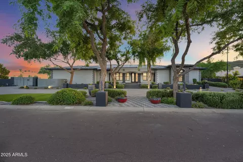 5509 W Soft Wind Dr, Glendale, AZ 85310