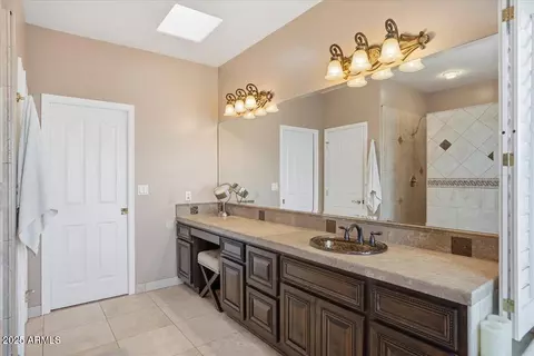 Bath - 1748 E Queen Palm Dr, Gilbert, AZ 85234 photo 3 of 6
