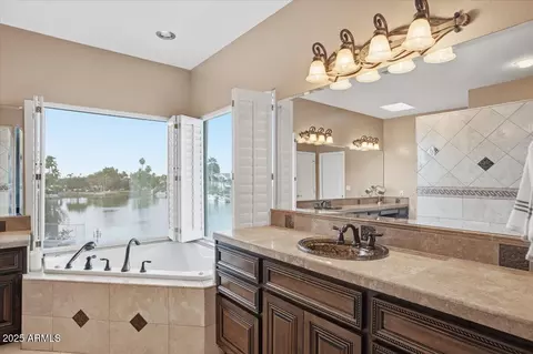 Bath - 1748 E Queen Palm Dr, Gilbert, AZ 85234 photo 2 of 6