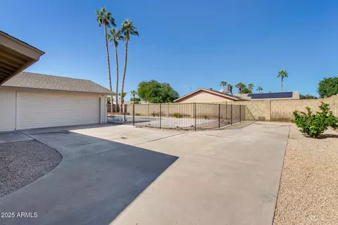 Exterior - 2164 W Eugie Ave, Phoenix, AZ 85029 photo 9 of 14