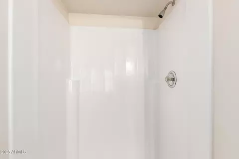 Bath - 2164 W Eugie Ave, Phoenix, AZ 85029 photo 2 of 3