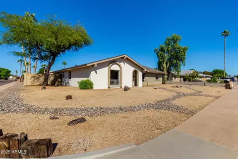Exterior - 2164 W Eugie Ave, Phoenix, AZ 85029 photo 4 of 14