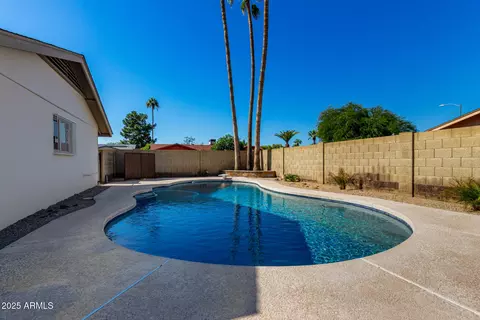 Exterior - 2164 W Eugie Ave, Phoenix, AZ 85029 photo 10 of 14