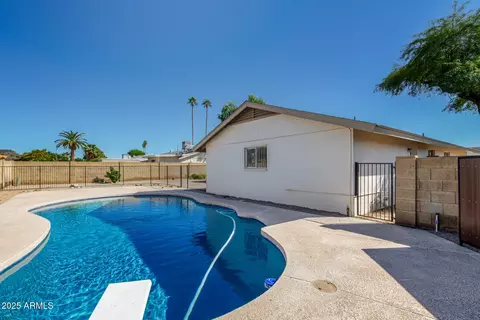 Exterior - 2164 W Eugie Ave, Phoenix, AZ 85029 photo 12 of 14