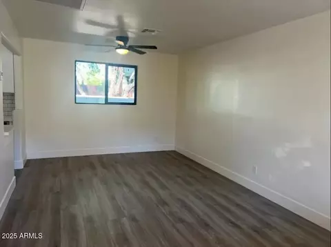 Living - 3330 N 18th St, Phoenix, AZ 85016 photo 1 of 1