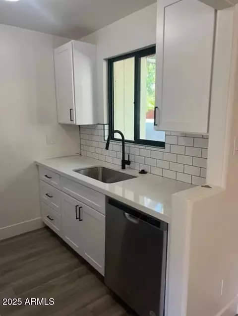 Kitchen - 3330 N 18th St, Phoenix, AZ 85016 photo 2 of 2
