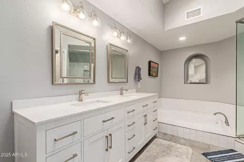 Bath - 3221 E Briarwood Ter, Phoenix, AZ 85048 photo 1 of 4