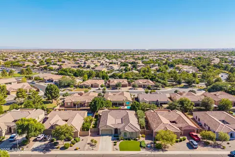View/Area - 10941 E Reuben Cir, Mesa, AZ 85212 photo 3 of 9