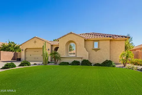Exterior - 10941 E Reuben Cir, Mesa, AZ 85212 photo 5 of 18