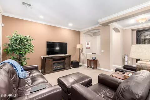 Living - 10941 E Reuben Cir, Mesa, AZ 85212 photo 2 of 3