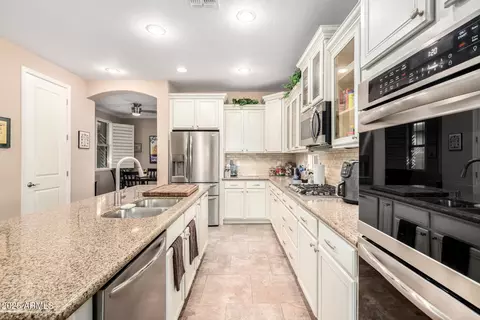 Kitchen - 10941 E Reuben Cir, Mesa, AZ 85212 photo 3 of 4