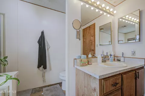 2844 E Oraibi Dr, Phoenix, AZ 85050 photo 23