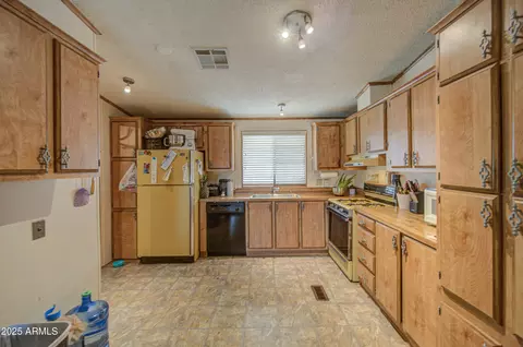 2844 E Oraibi Dr, Phoenix, AZ 85050 photo 14