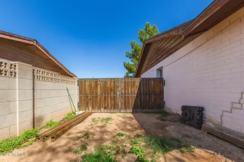 Exterior - 6281 W Wolf St, Phoenix, AZ 85033 photo 5 of 5