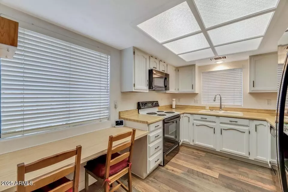Kitchen - 7129 E Broadway Rd #71, Mesa, AZ 85208 photo 2 of 2