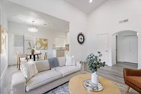 9600 N 96th St #208, Scottsdale, AZ 85258