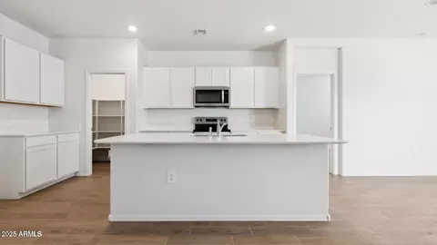 Entry Way - 18442 W Hackamore Dr, Wittmann, AZ 85361 photo 3 of 8