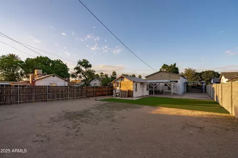 Exterior - 1637 Earll Dr, Phoenix, AZ 85016 photo 4 of 9
