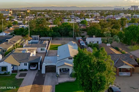 View/Area - 1637 Earll Dr, Phoenix, AZ 85016 photo 2 of 6