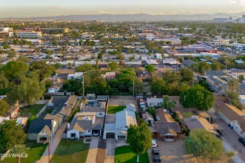 View/Area - 1637 Earll Dr, Phoenix, AZ 85016 photo 5 of 6