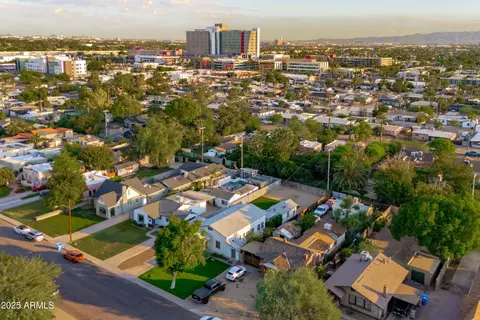 View/Area - 1637 Earll Dr, Phoenix, AZ 85016 photo 4 of 6