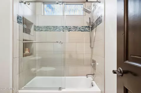 Bath - 1510 E Cloud Rd, Phoenix, AZ 85086 photo 5 of 10