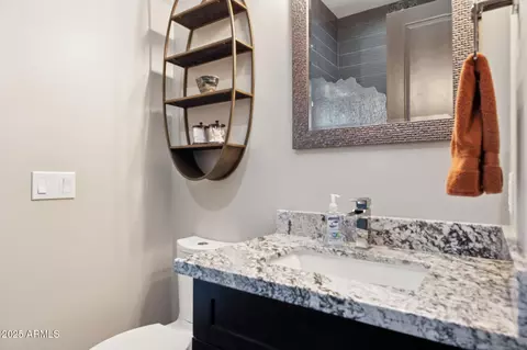 Bath - 1510 E Cloud Rd, Phoenix, AZ 85086 photo 7 of 10