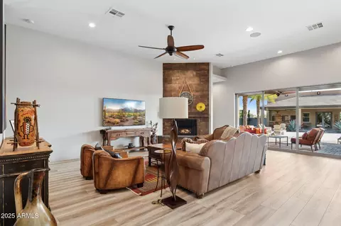 Living - 1510 E Cloud Rd, Phoenix, AZ 85086 photo 2 of 4