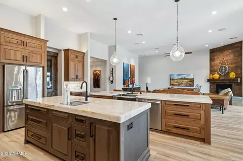 Kitchen - 1510 E Cloud Rd, Phoenix, AZ 85086 photo 4 of 6