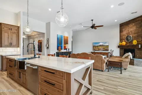 Kitchen - 1510 E Cloud Rd, Phoenix, AZ 85086 photo 3 of 6