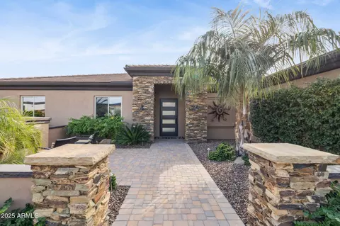 Exterior - 1510 E Cloud Rd, Phoenix, AZ 85086 photo 2 of 28