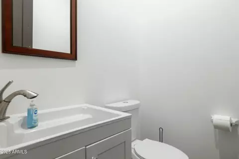 Bath - 1510 E Cloud Rd, Phoenix, AZ 85086 photo 10 of 10