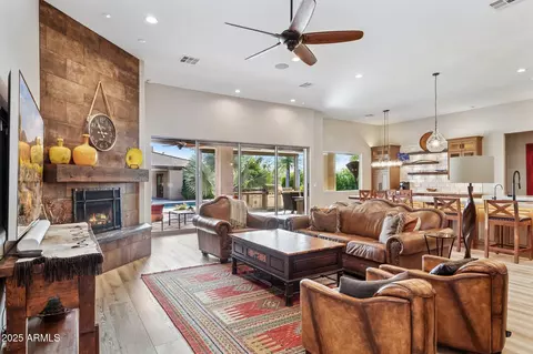 Living - 1510 E Cloud Rd, Phoenix, AZ 85086 photo 3 of 4