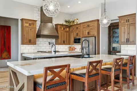 Kitchen - 1510 E Cloud Rd, Phoenix, AZ 85086 photo 2 of 6