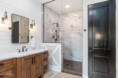 Bath - 1510 E Cloud Rd, Phoenix, AZ 85086 photo 3 of 10