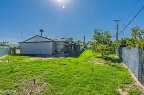 2910 N 60th Dr, Phoenix, AZ 85033 photo 32