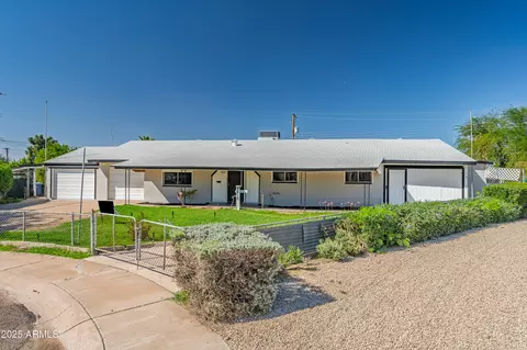 2910 N 60th Dr, Phoenix, AZ 85033 photo 4
