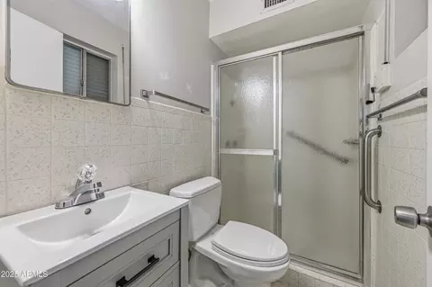 2910 N 60th Dr, Phoenix, AZ 85033 photo 19