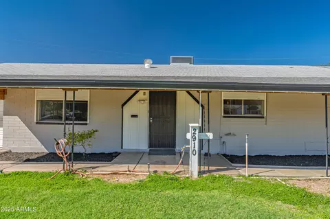 2910 N 60th Dr, Phoenix, AZ 85033 photo 6