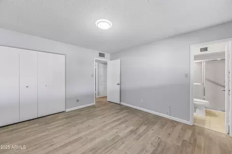 2910 N 60th Dr, Phoenix, AZ 85033 photo 18