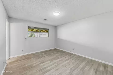 2910 N 60th Dr, Phoenix, AZ 85033 photo 16