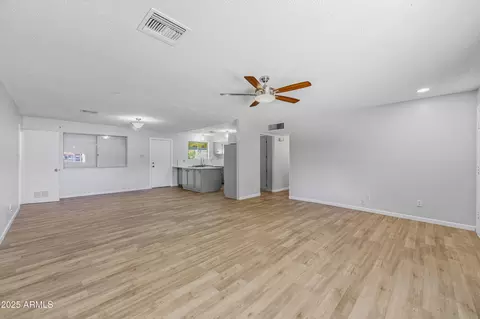 2910 N 60th Dr, Phoenix, AZ 85033 photo 8