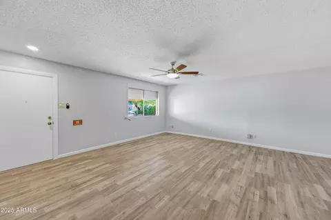 2910 N 60th Dr, Phoenix, AZ 85033 photo 21